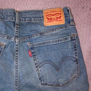 Levi Boyfriend Capris